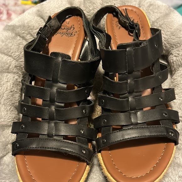 Women’s Sandals - Picture 4 of 4